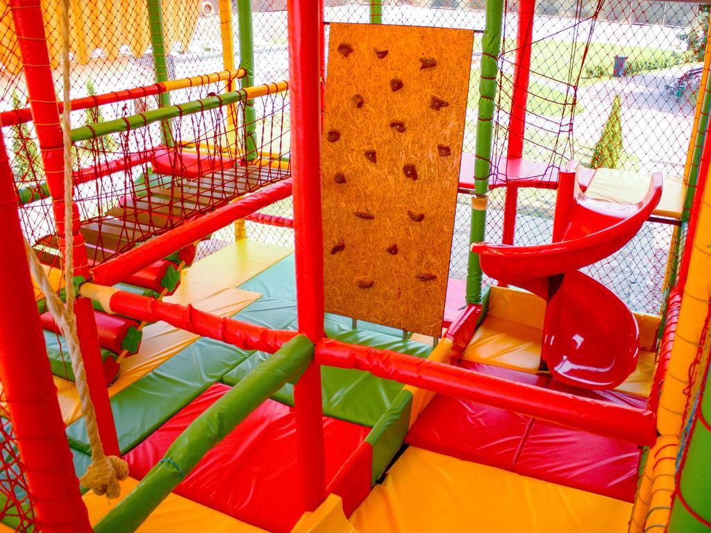 Hotel Kilikiya Uzhhorod Ngoại thất bức ảnh