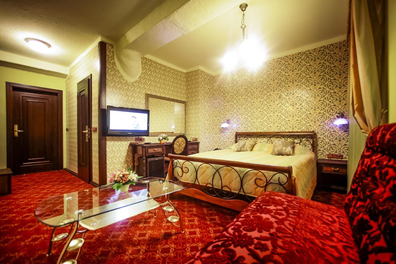 Hotel Kilikiya Uzhhorod Ngoại thất bức ảnh
