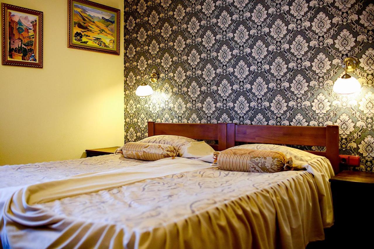 Hotel Kilikiya Uzhhorod Ngoại thất bức ảnh