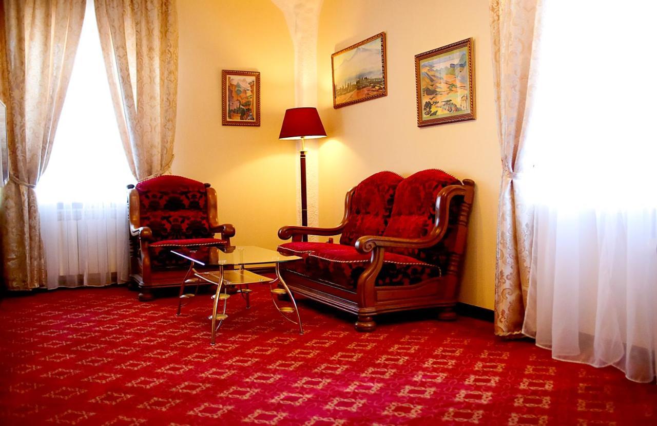 Hotel Kilikiya Uzhhorod Ngoại thất bức ảnh