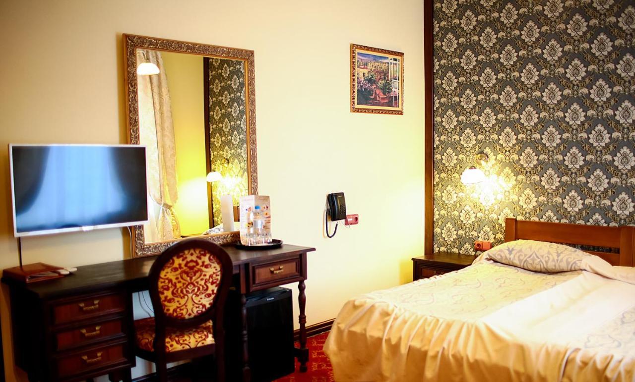 Hotel Kilikiya Uzhhorod Ngoại thất bức ảnh